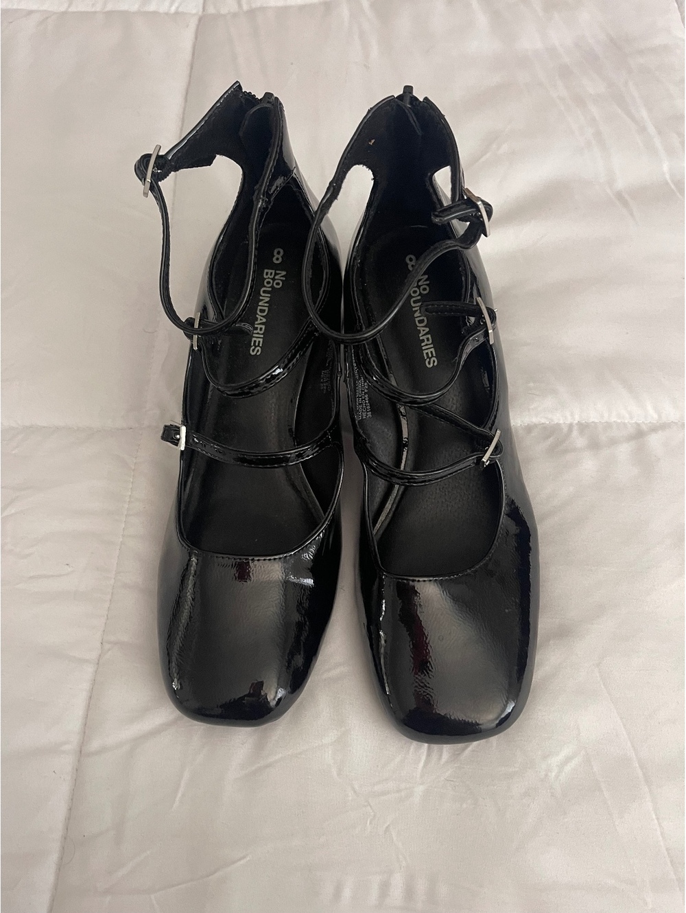 No Boundaries Women's Black Patent Leather Mary Jane Heels 8